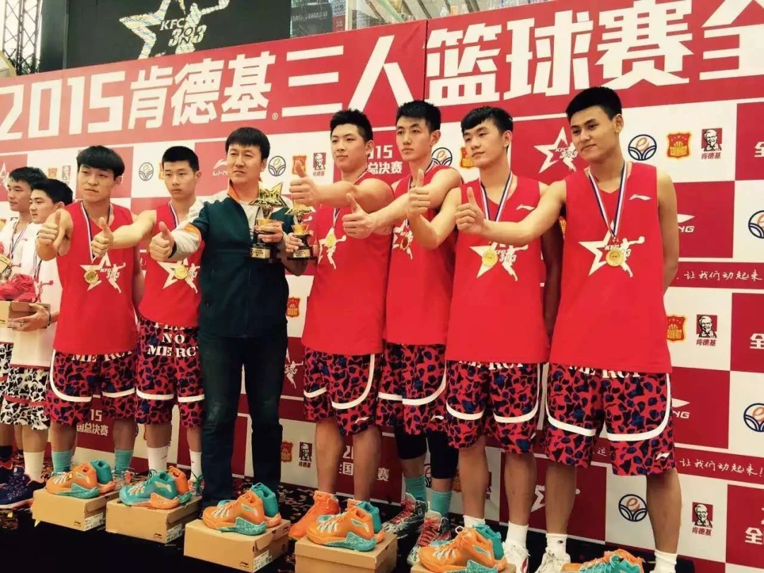 篮球封闭训练中的体能提升方案_2